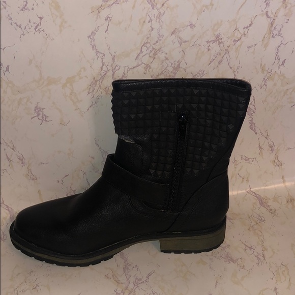 Black ankle boots - Picture 2 of 4